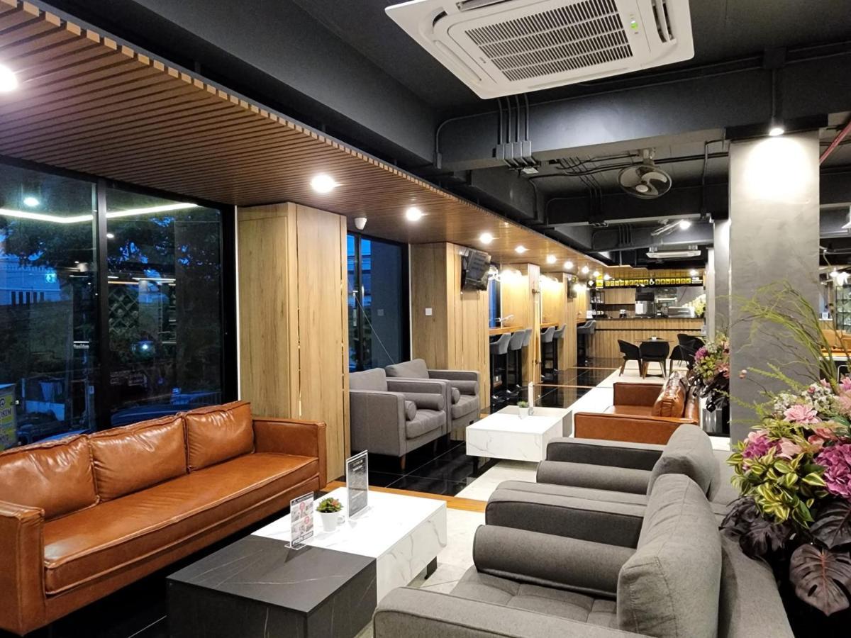 12 The Residence Hotel At Don Mueang Airport Bangkok Exterior foto